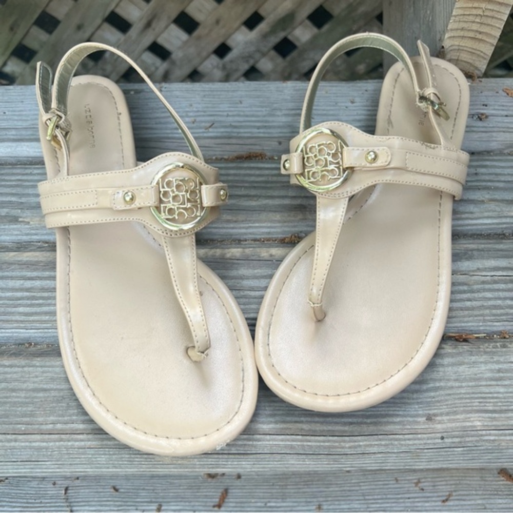 Liz Claiborne beige thong flat sandals